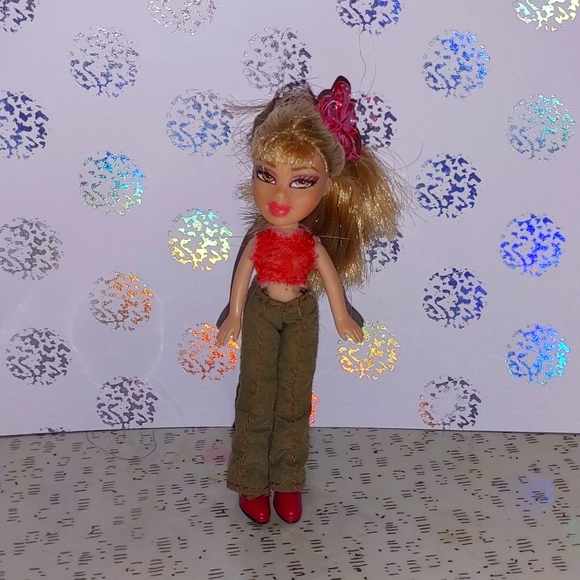 MGA L'il Bratz Funky Fashions Slip On N Off Chloe 2003 - Picture 2 of 5